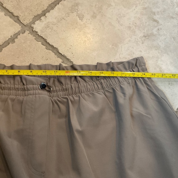 Spanx On The Move Skort, Driftwood brown, built in shorts, size 2X - Picture 7 of 8